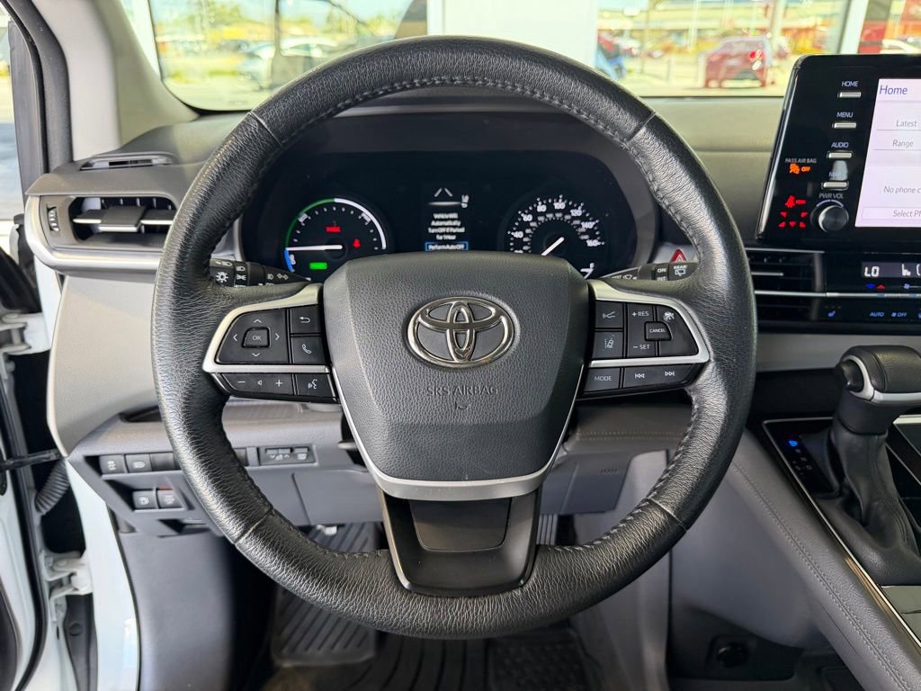 Certified 2023 Toyota Sienna XLE AWD/4WD image 24