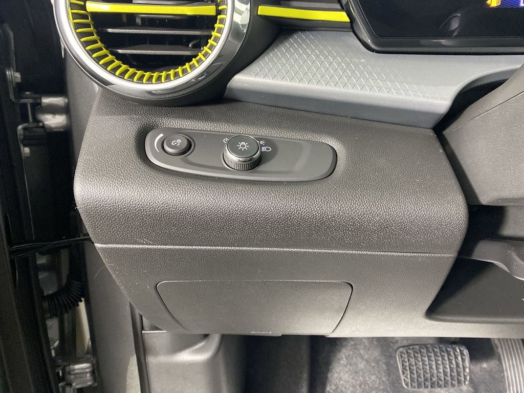 New 2026 Chevrolet Trax LT w/ Driver Confidence Package image 17