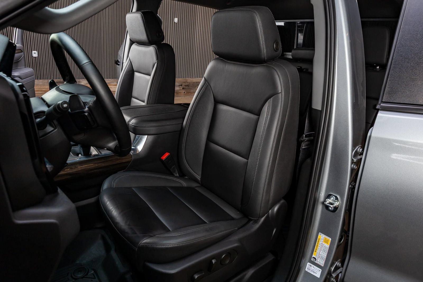 Used 2025 Chevrolet Silverado 1500 LT Trail Boss w/ Convenience Package II AWD/4WD image 28