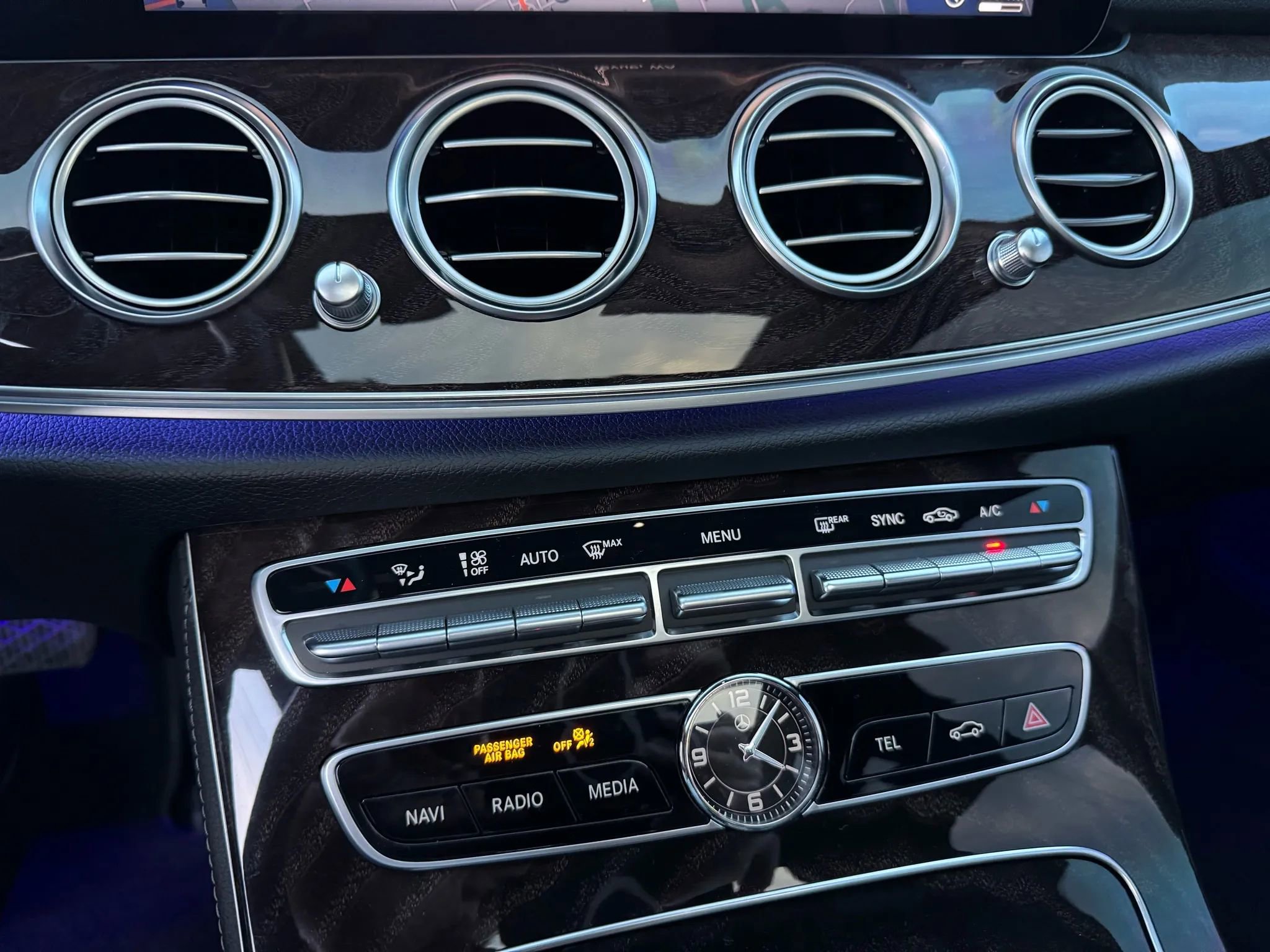 Used 2020 Mercedes-Benz E 350 4MATIC Sedan image 35