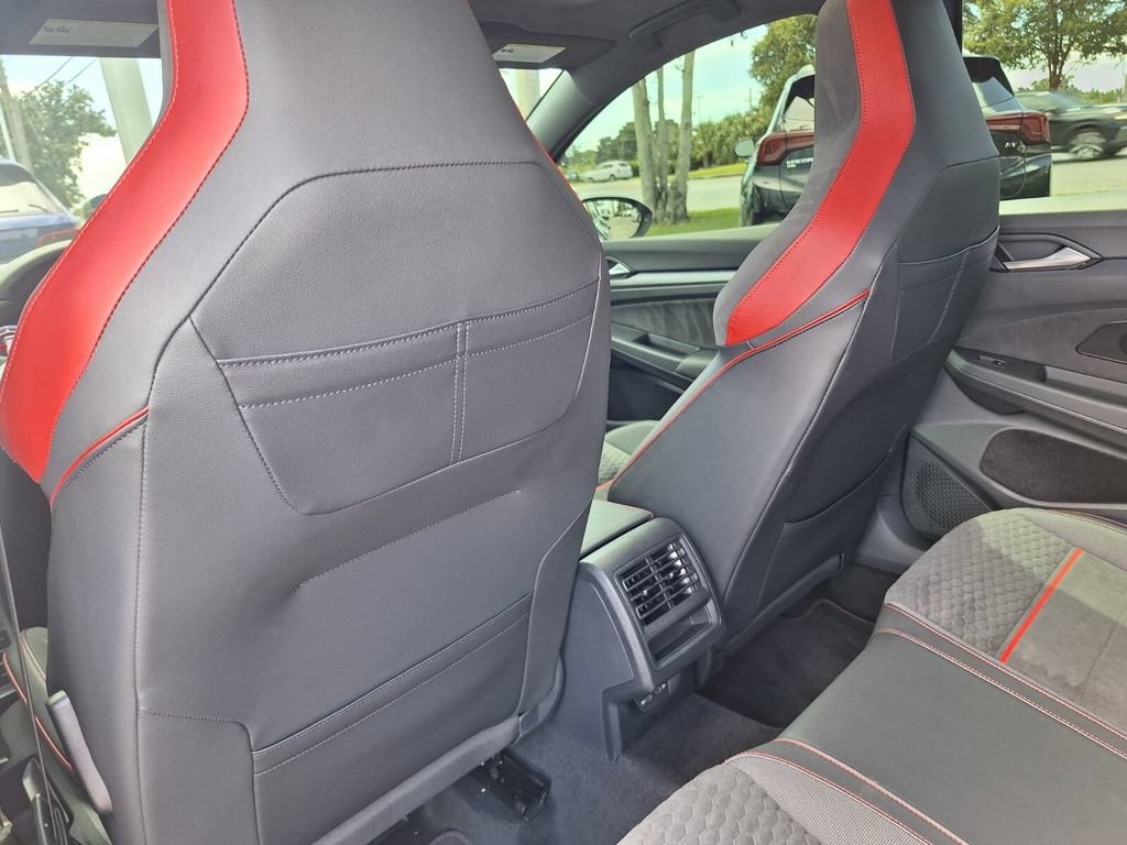 Used 2026 Volkswagen GTI SE FWD image 22