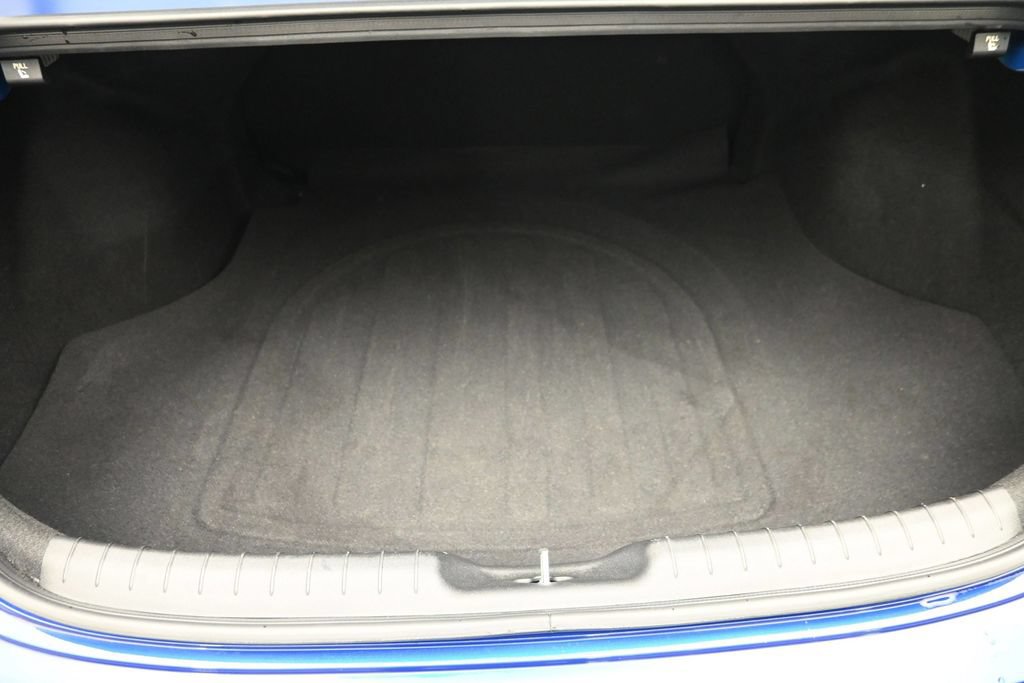 Used 2025 Hyundai Elantra Sport FWD image 11