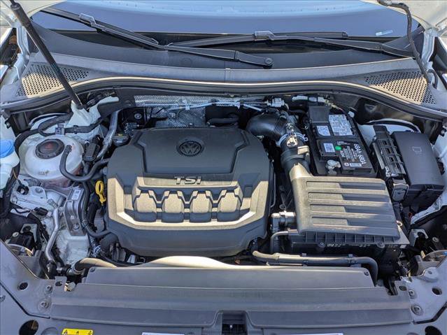 Used 2020 Volkswagen Tiguan SE w/ Panoramic Sunroof Package image 23