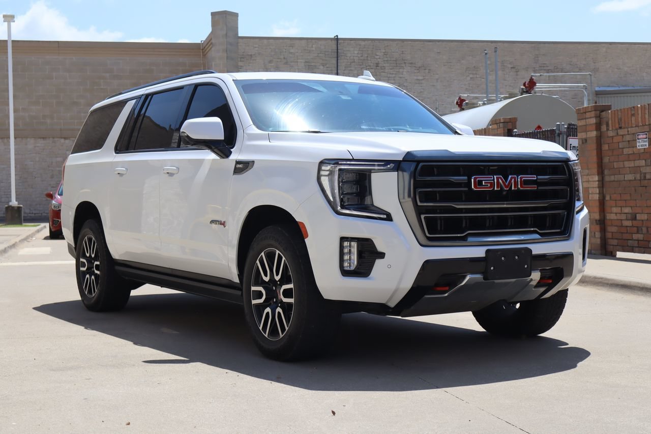 Used 2023 GMC Yukon XL AT4 w/ Technology Package AWD/4WD image 2