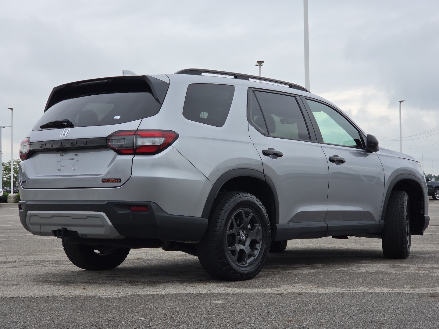 Used 2025 Honda Pilot TrailSport image 17