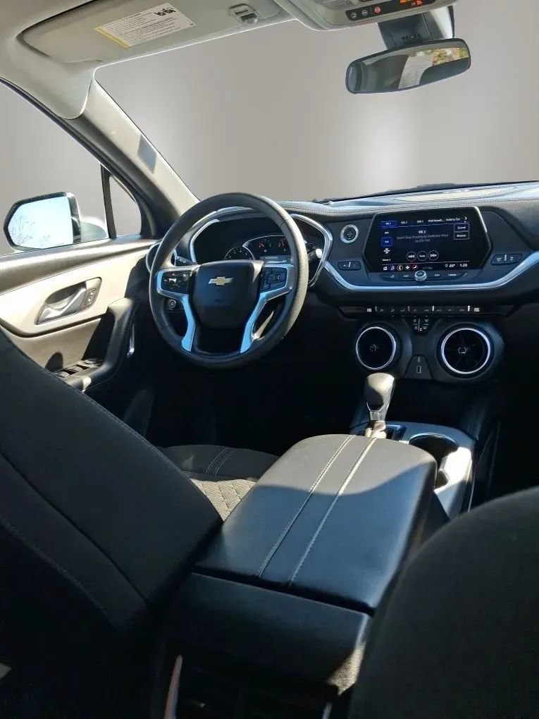 Used 2021 Chevrolet Blazer LT FWD image 38