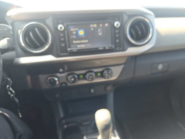 Used 2019 Toyota Tacoma SR5 AWD/4WD image 9