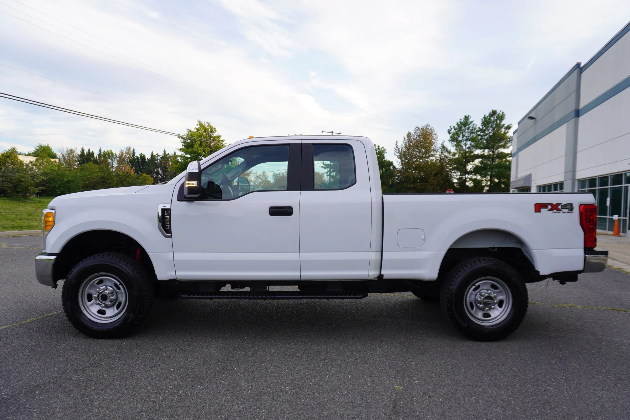 Used 2017 Ford F350 XL AWD/4WD image 4