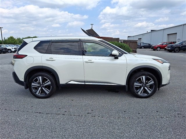 Used 2022 Nissan Rogue Platinum w/ Head-Up Display Package image 7