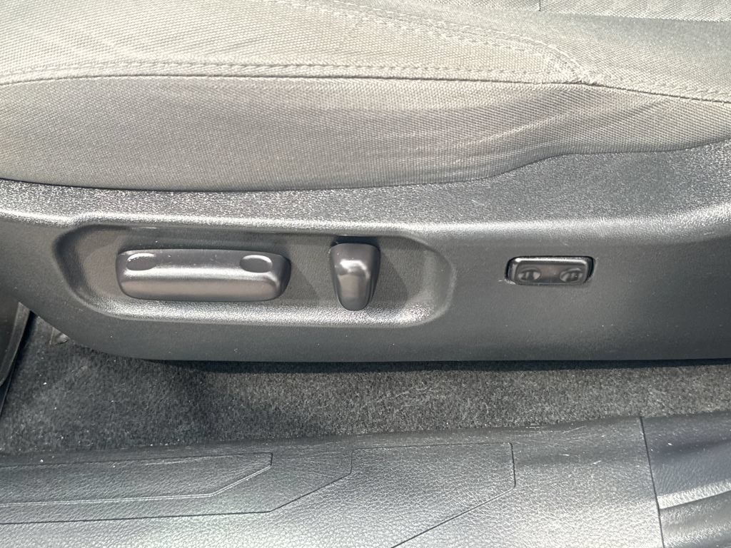 Used 2020 Toyota Tacoma SR5 AWD/4WD image 48