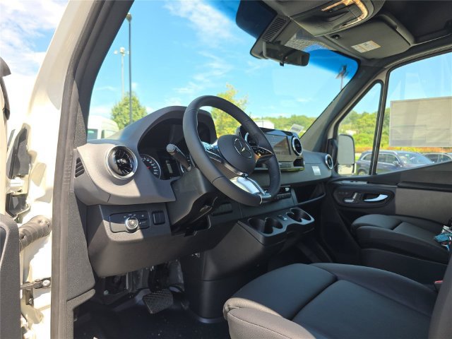 New 2026 Mercedes-Benz Sprinter 2500 image 17