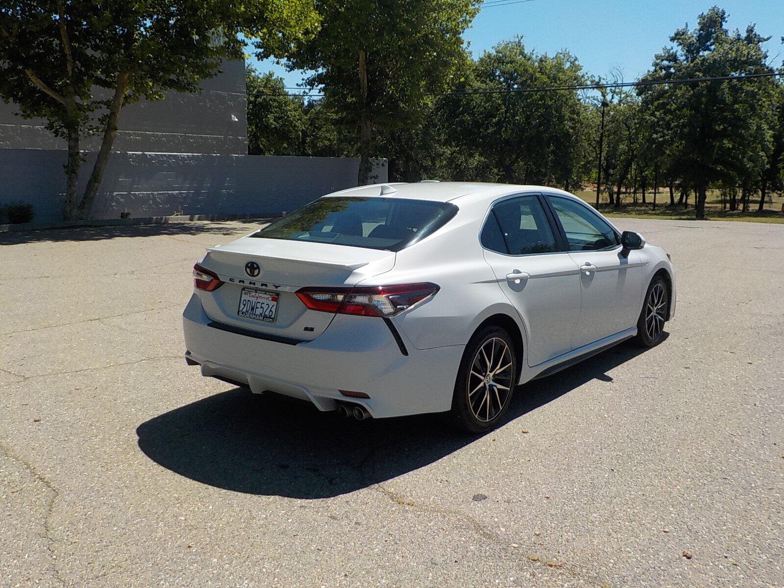 Used 2023 Toyota Camry SE FWD image 7