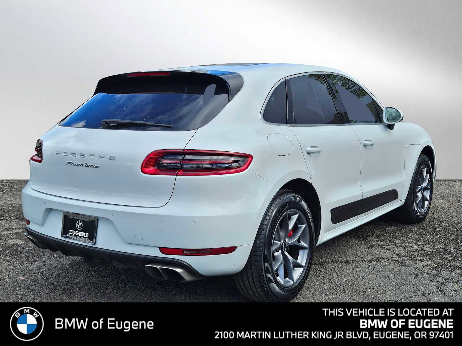 Used 2015 Porsche Macan Turbo image 3