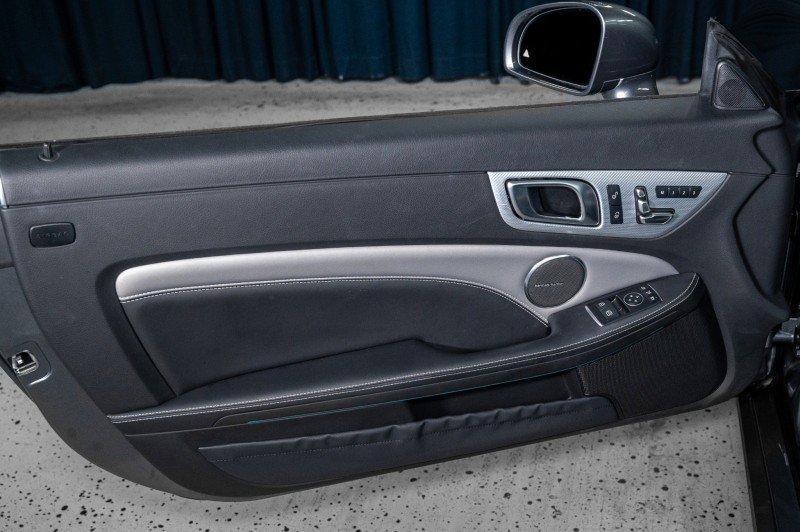 Used 2020 Mercedes-Benz SLC 300 image 17