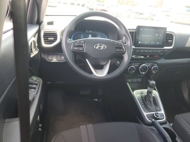 Certified 2024 Hyundai Venue SEL FWD image 9
