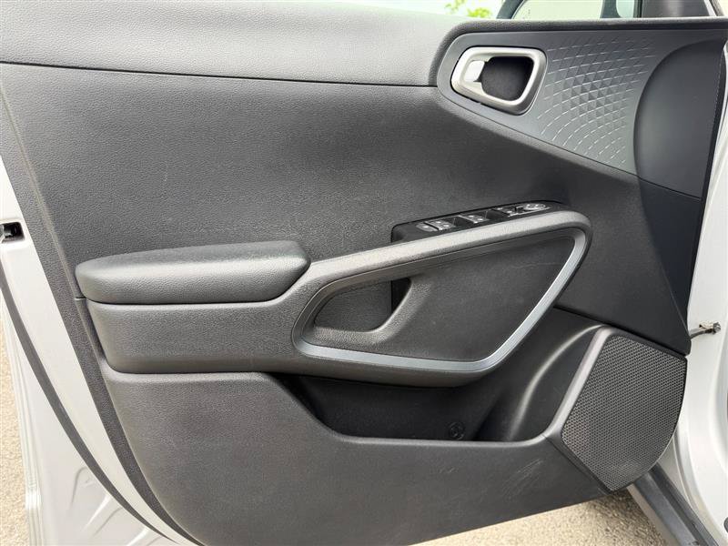 Used 2020 Kia Soul S FWD image 24