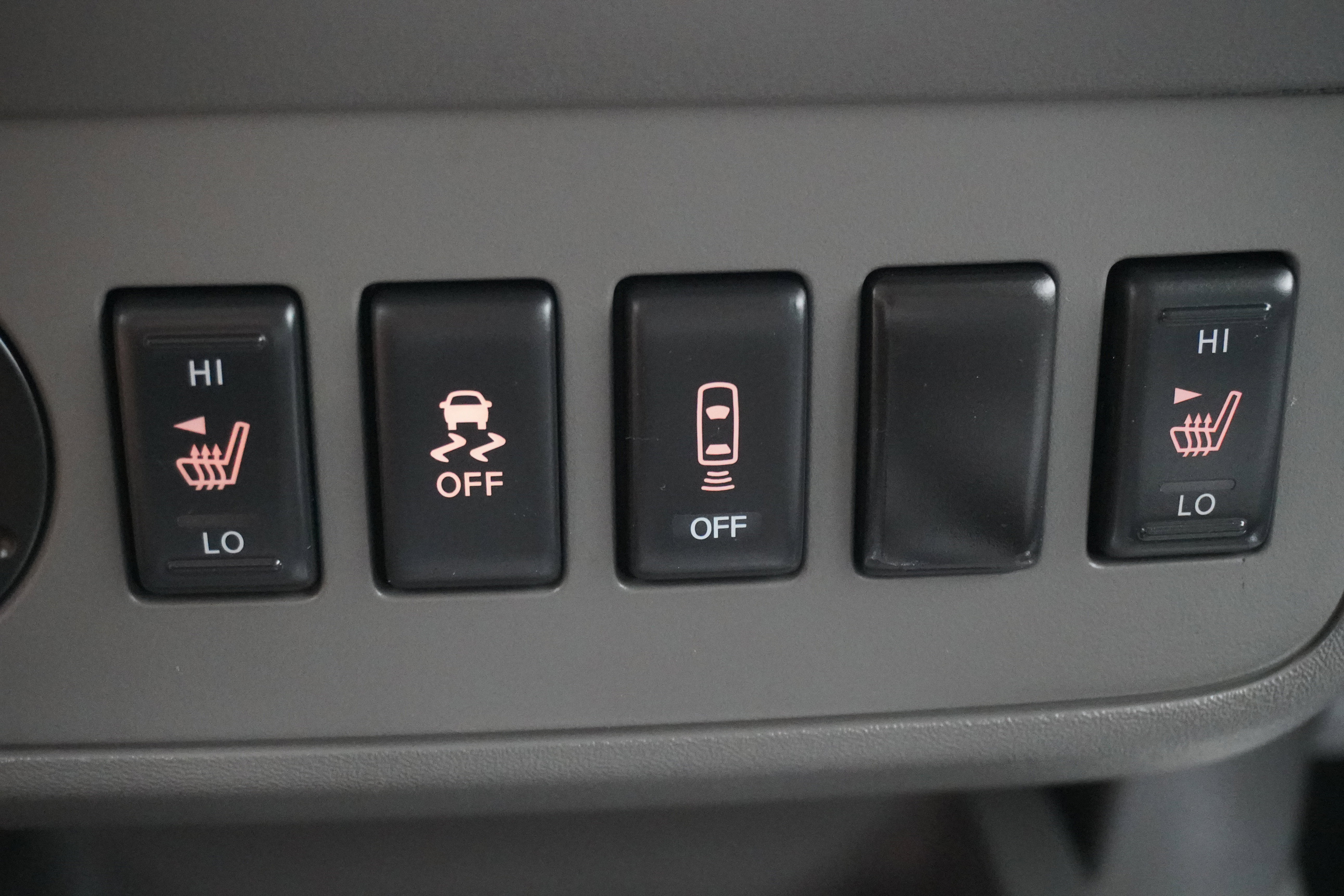 Used 2013 Nissan Frontier SL image 21