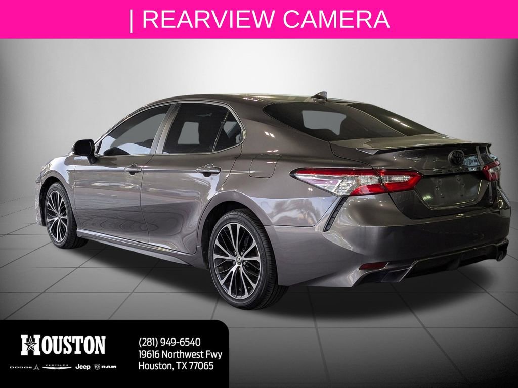 Used 2020 Toyota Camry SE image 5