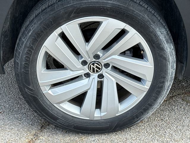 Used 2023 Volkswagen Atlas Cross Sport SE w/ Panoramic Sunroof Package FWD image 9