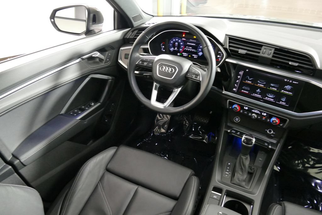 Used 2023 Audi Q3 2.0T Premium Plus w/ Premium Plus Package AWD/4WD image 24