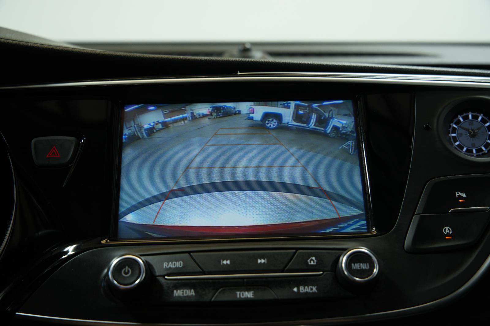 Used 2019 Buick Envision Essence image 39