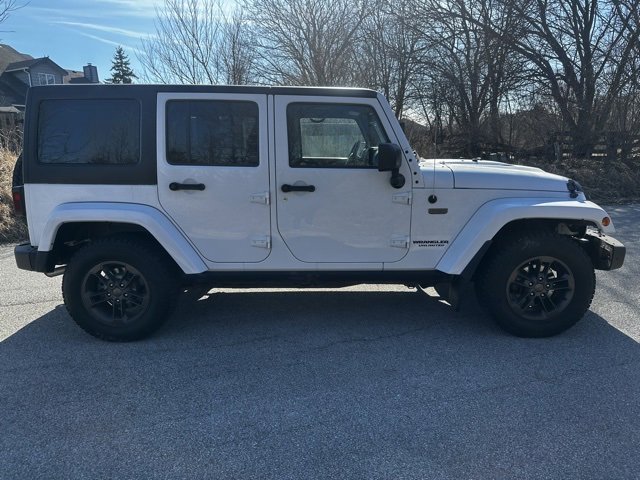 Used 2016 Jeep Wrangler Unlimited Sahara image 4