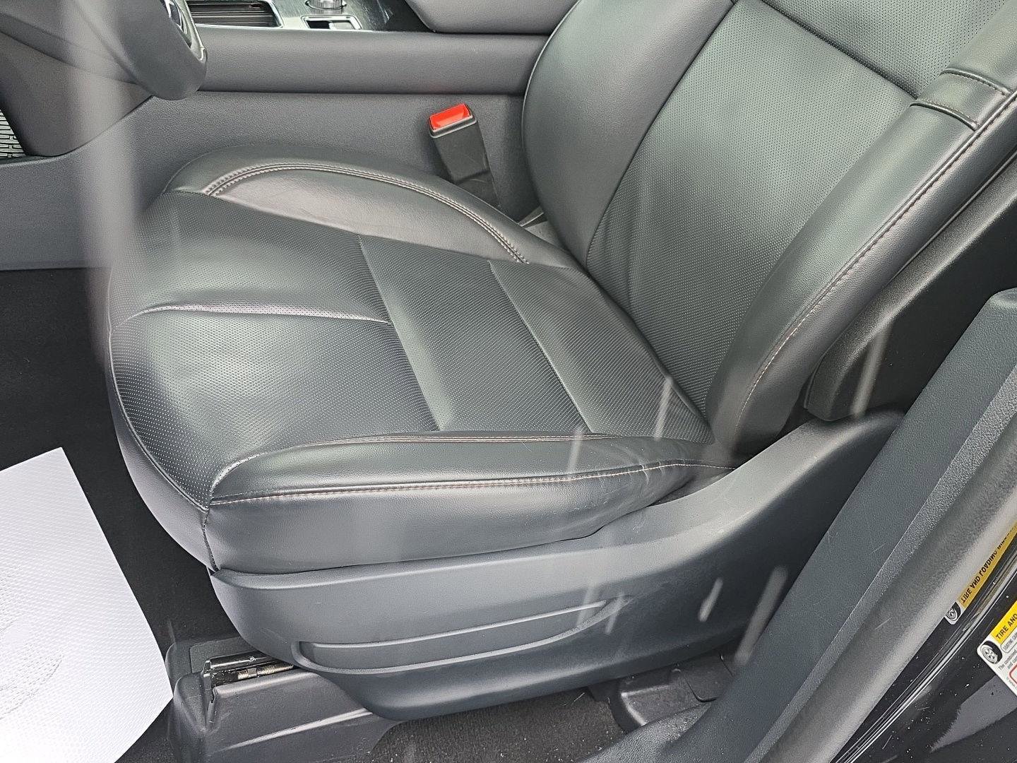 Used 2025 Lincoln Aviator AWD image 11