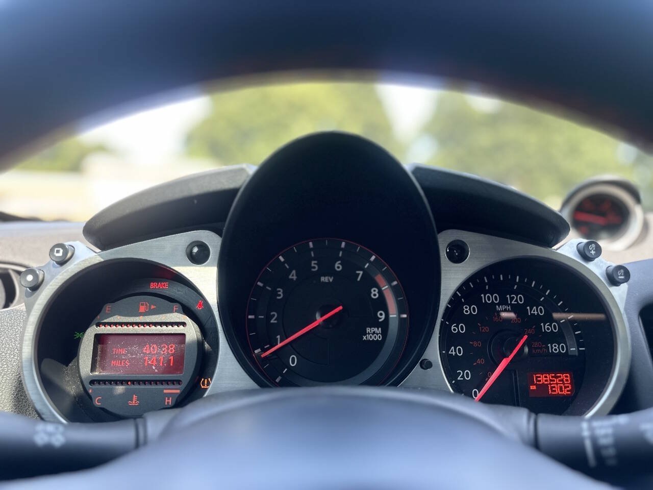 Used 2014 Nissan 370Z Coupe RWD image 18