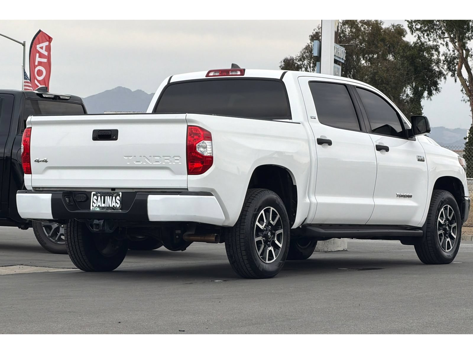 Used 2021 Toyota Tundra SR5 AWD/4WD image 4
