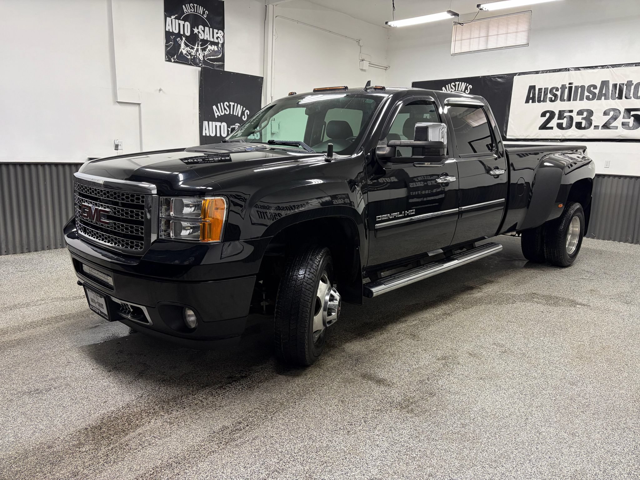 Used 2013 GMC Sierra 3500 Denali AWD/4WD image 6