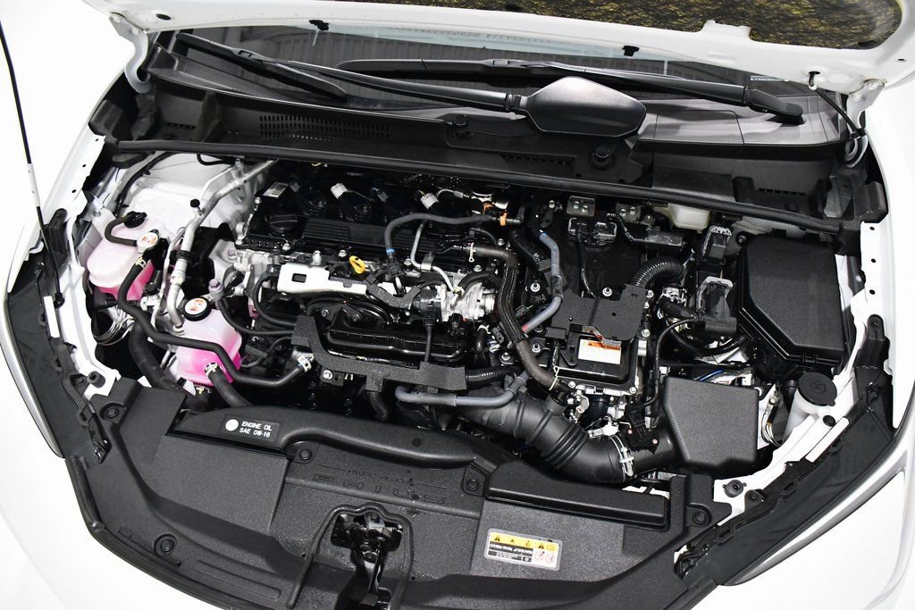 Used 2024 Toyota Prius XLE image 6