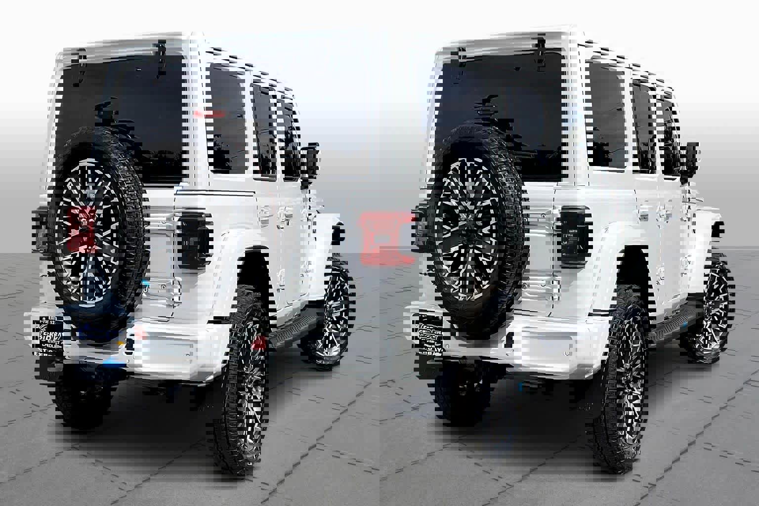 Used 2023 Jeep Wrangler Unlimited Sahara image 12