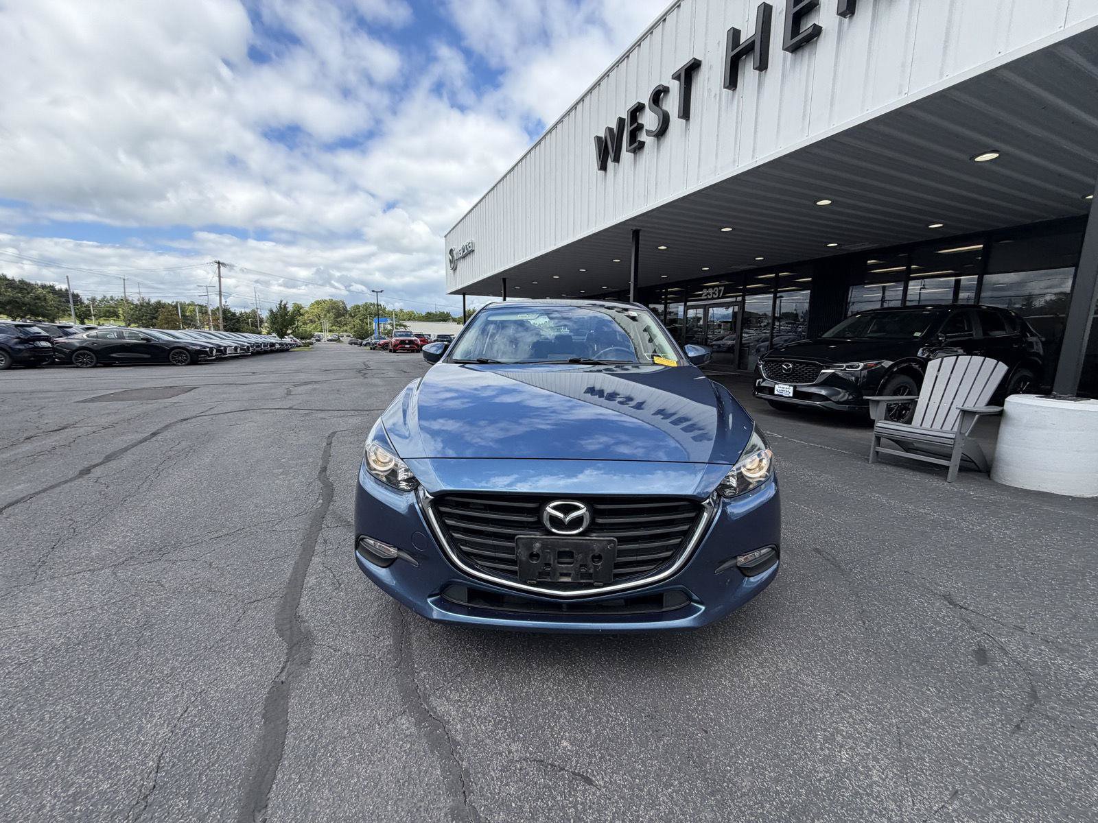 Used 2018 MAZDA MAZDA3 Touring FWD image 4
