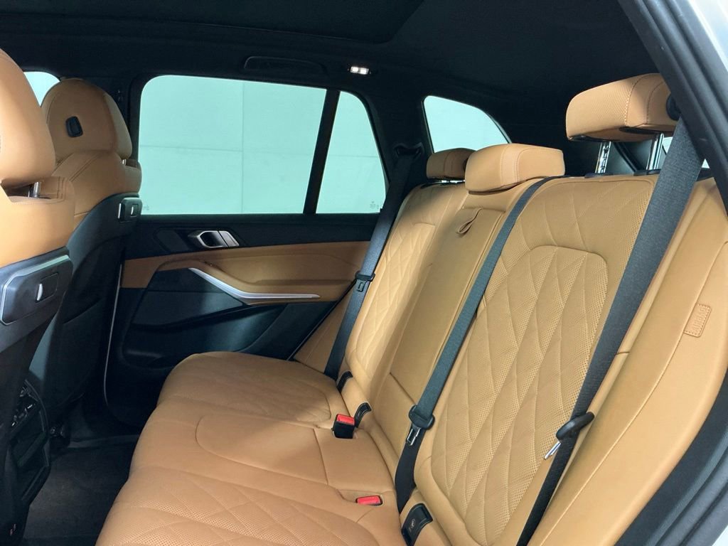 Certified 2024 BMW X5 sDrive40i w/ Premium Package RWD image 11
