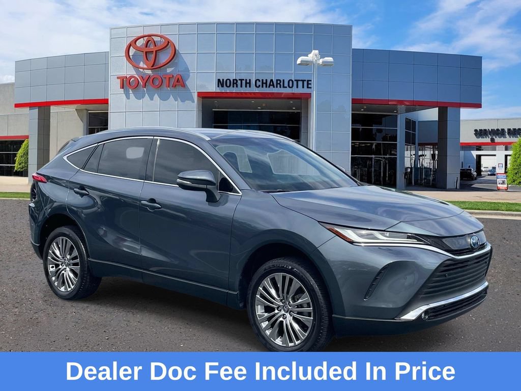 Used 2024 Toyota Venza XLE AWD/4WD image 1