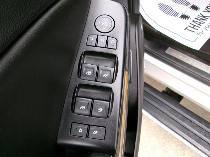 Used 2017 GMC Yukon Denali image 21