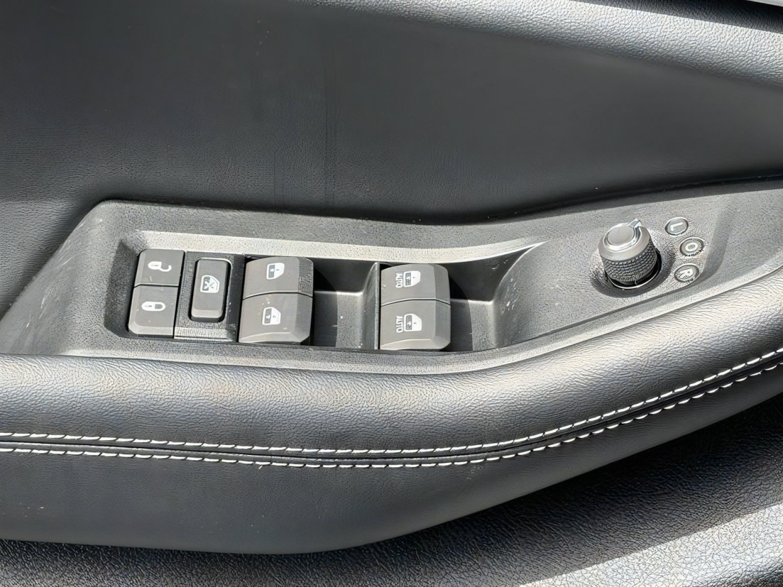 New 2026 Jeep Grand Cherokee Altitude RWD image 16