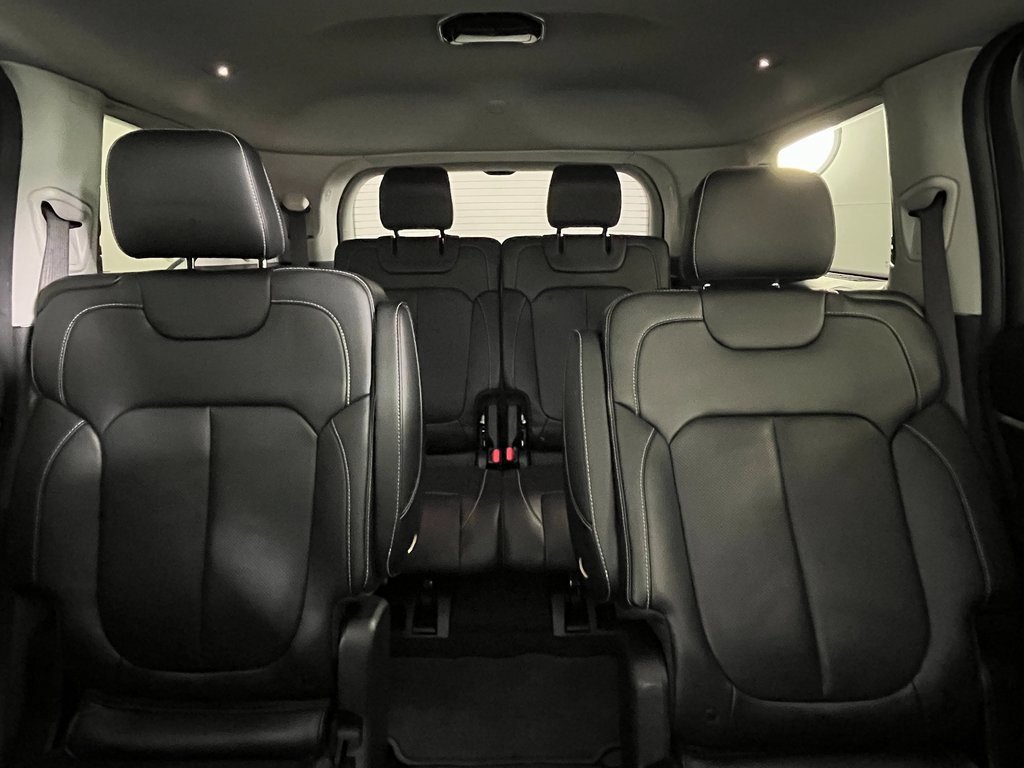 Used 2022 Jeep Grand Cherokee L Limited w/ Luxury Tech Group II image 15