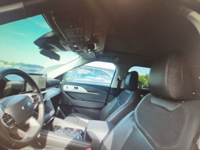 Used 2025 Ford Explorer Active w/ Active Comfort Package AWD/4WD image 9