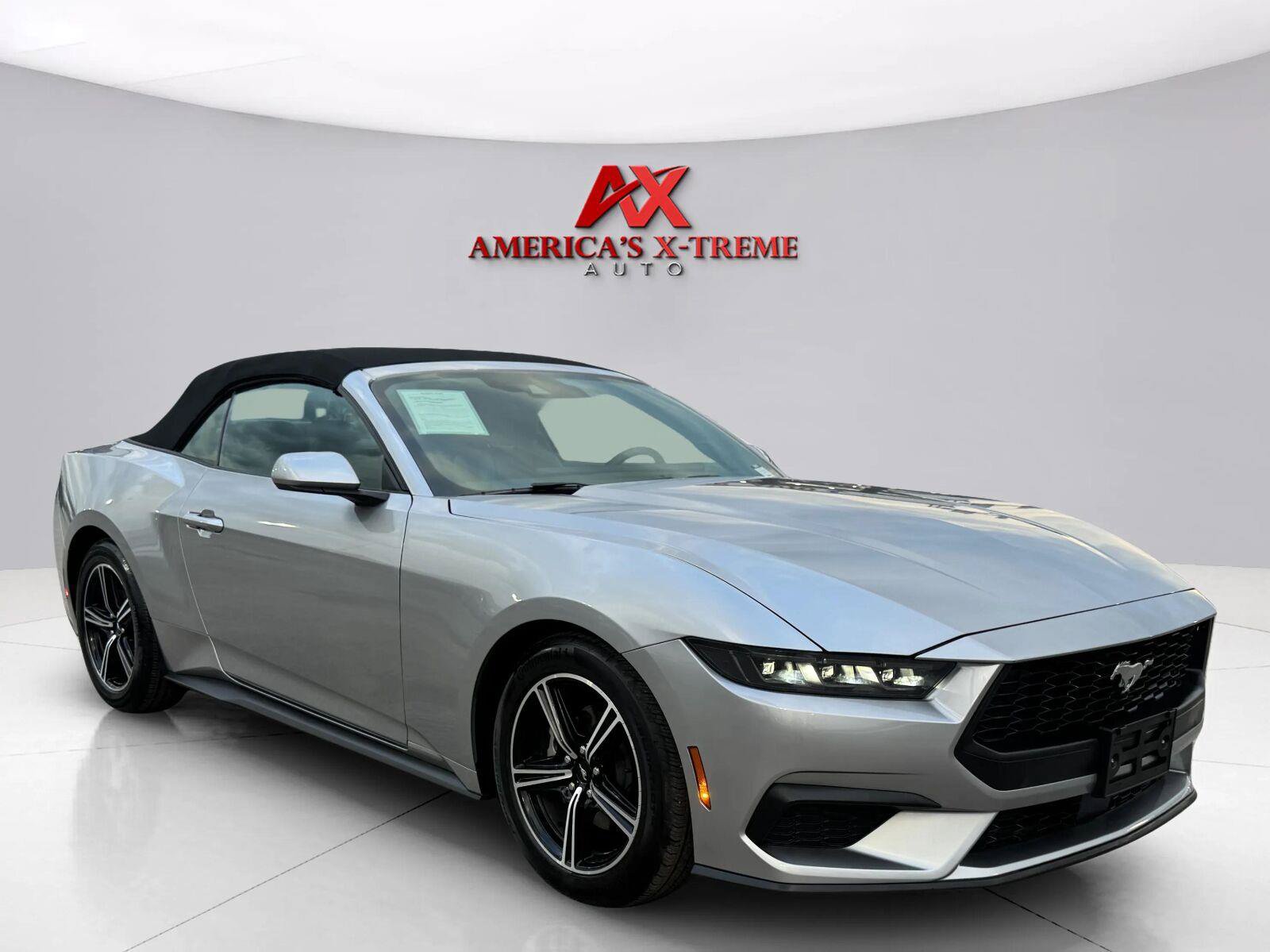 Used 2025 Ford Mustang Premium RWD image 8