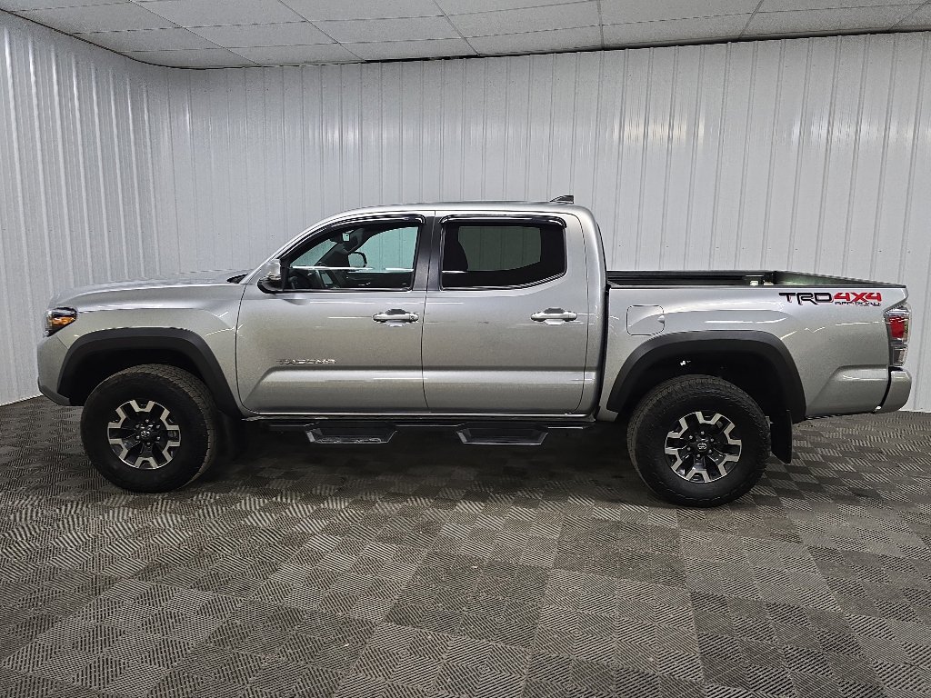Used 2023 Toyota Tacoma TRD Off-Road w/ Technology Package AWD/4WD image 5