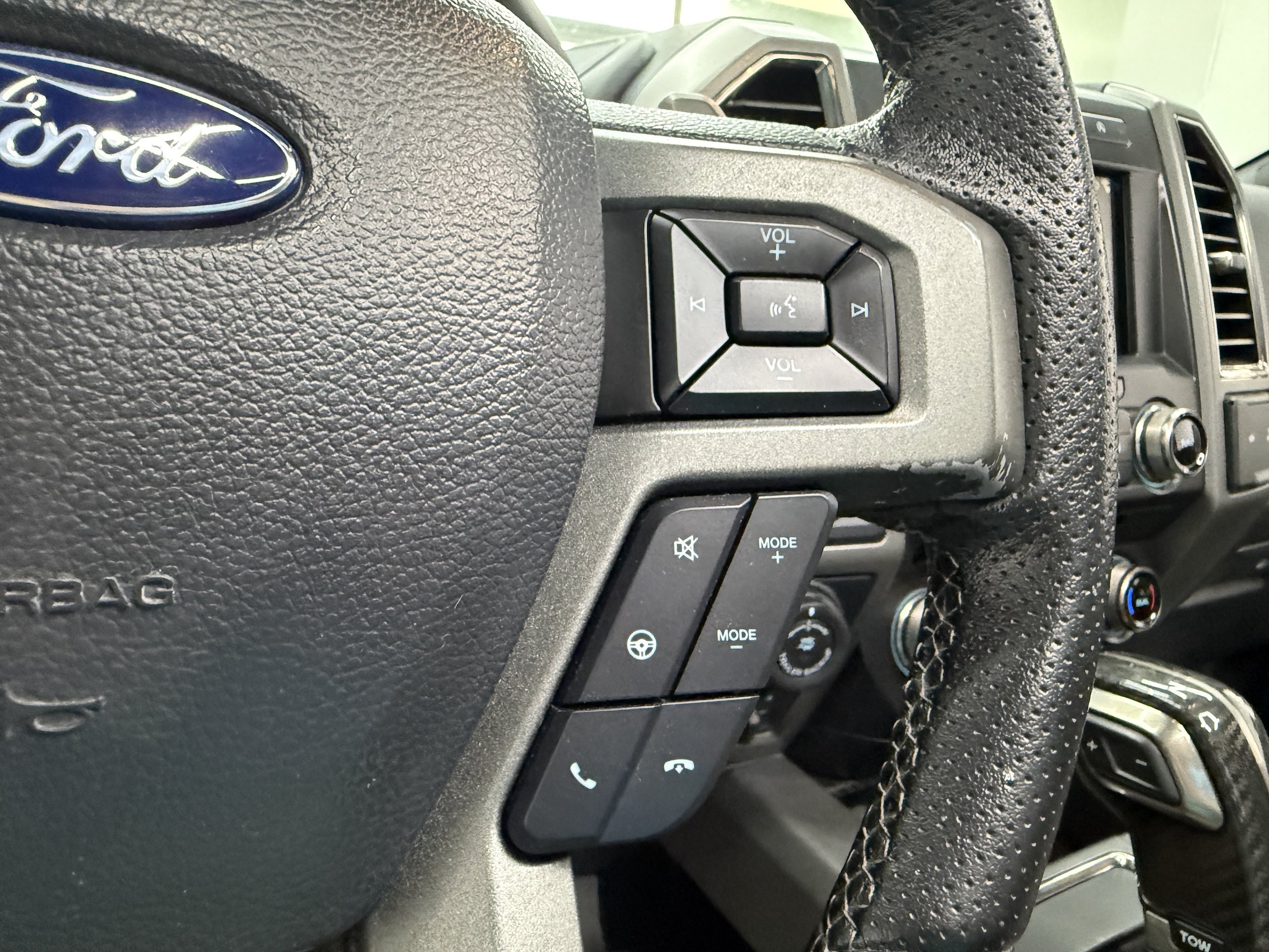 Used 2018 Ford F150 Raptor w/ Equipment Group 802A Luxury AWD/4WD image 17