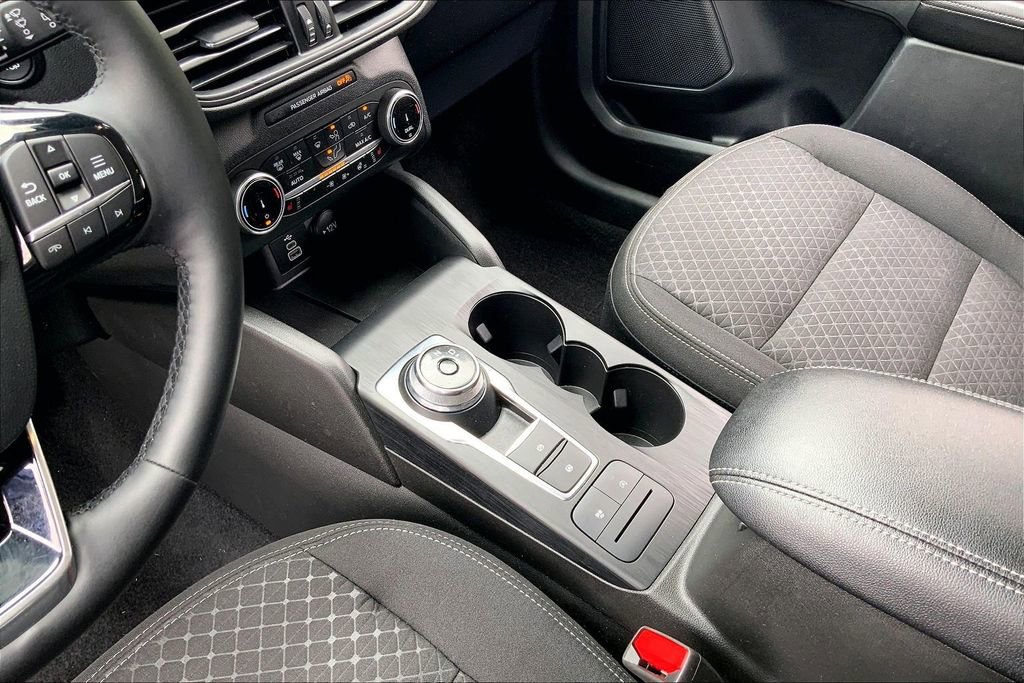 Used 2025 Ford Escape Active w/ Cold Weather Package image 13