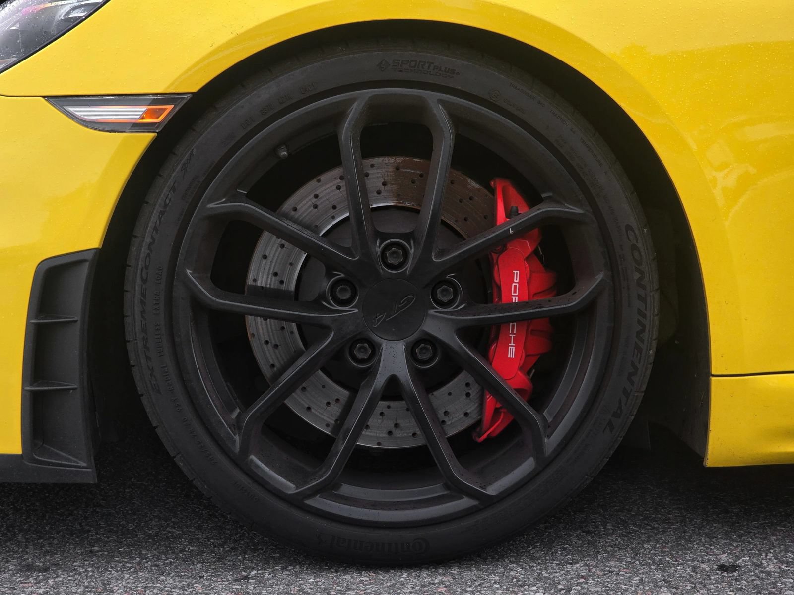 Used 2020 Porsche 718 Cayman GT4 RWD image 21