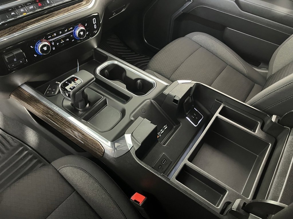 Used 2025 GMC Sierra 1500 Elevation image 24