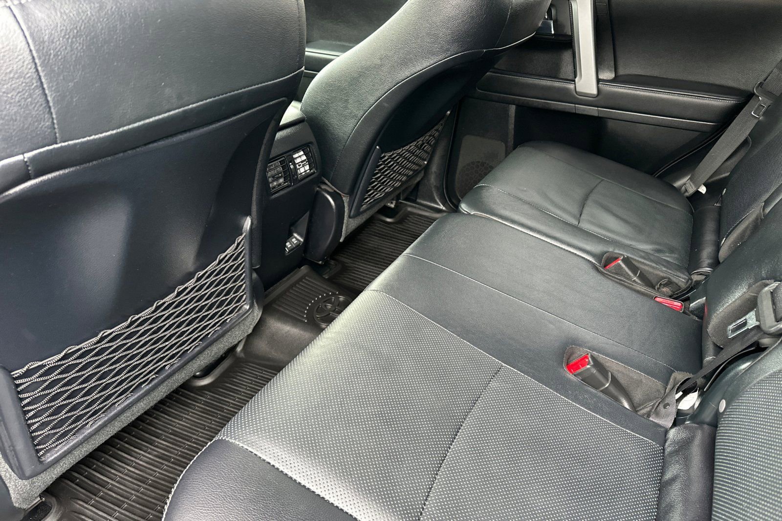 Used 2022 Toyota 4Runner Limited AWD/4WD image 13
