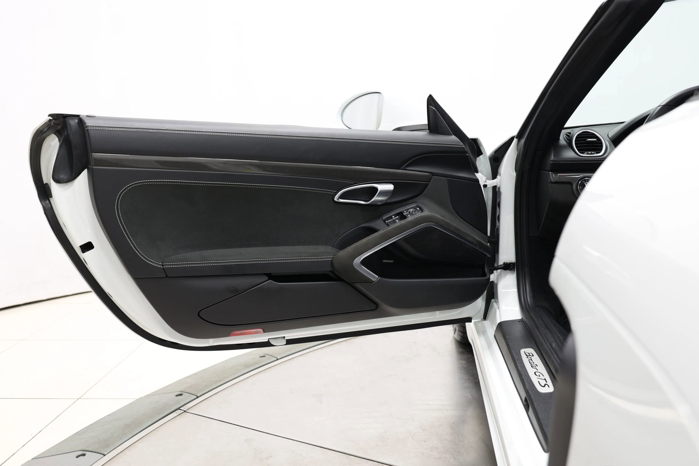 Used 2021 Porsche 718 Boxster GTS image 11