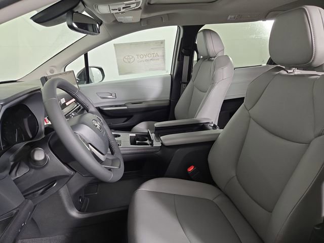 New 2025 Toyota Sienna XLE image 12