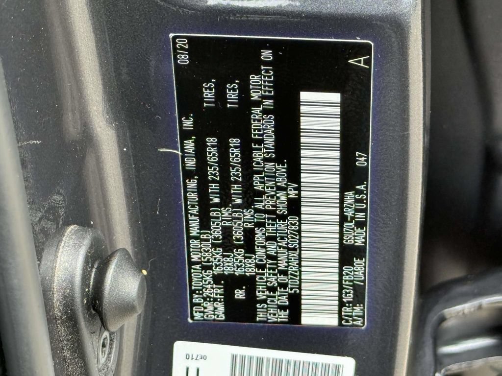 Used 2020 Toyota Highlander LE FWD image 28