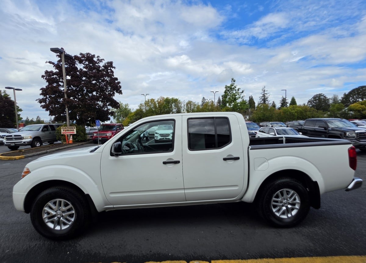 Used 2019 Nissan Frontier SV AWD/4WD image 3
